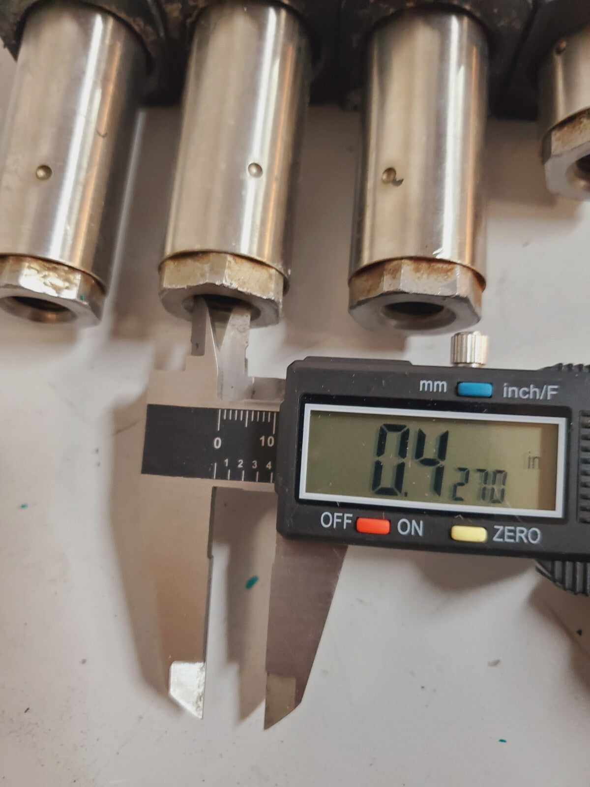 4 Qty of ErgoSwiss Table Lift Cylinders & Pump 4-1000-12-MAN-RF-SC-LA (5 Qty)