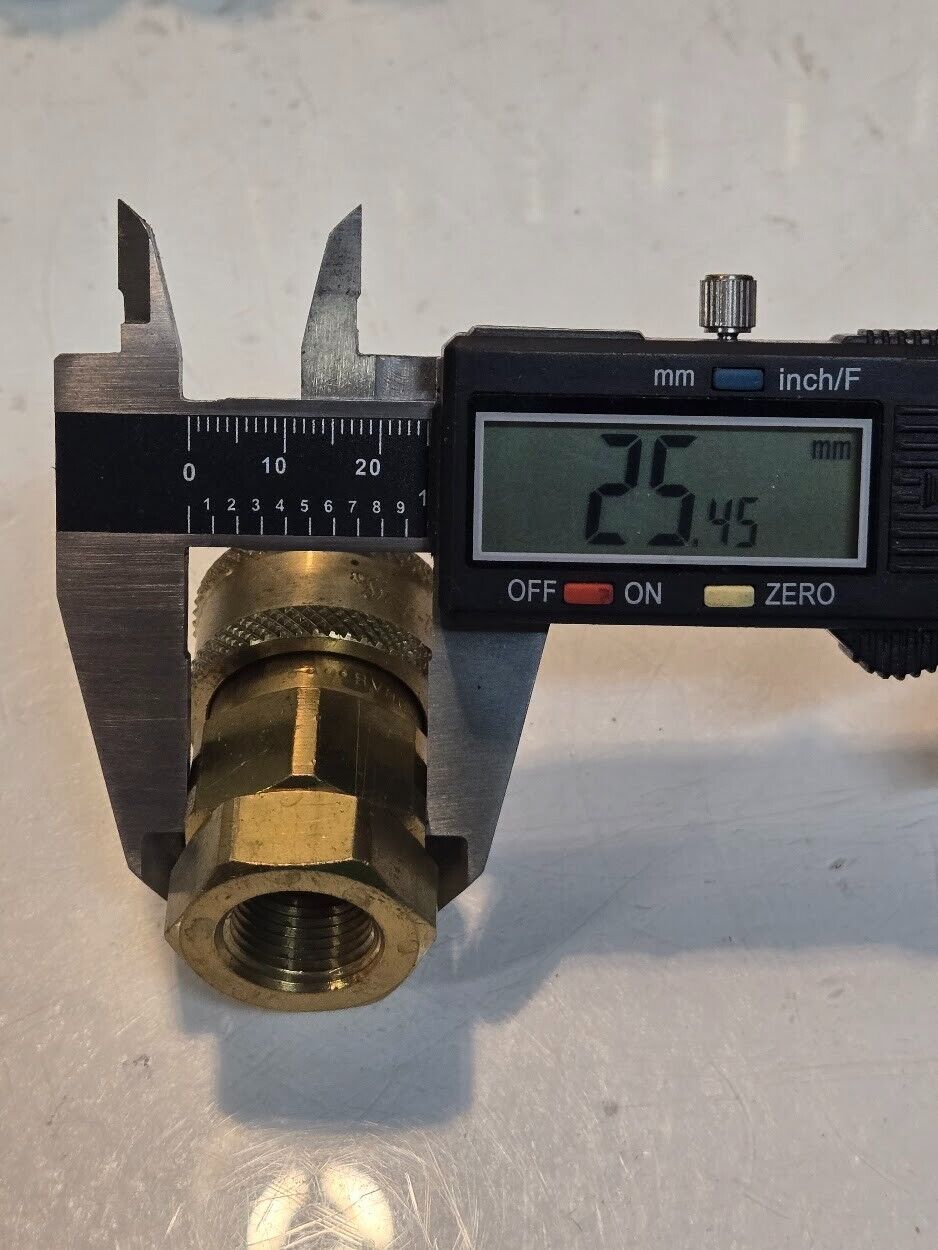 Snap-Tite BVHC-6 3/8" Quick Connect Coupling A021-2 3/8" FNPT 3/8" Quick Connect