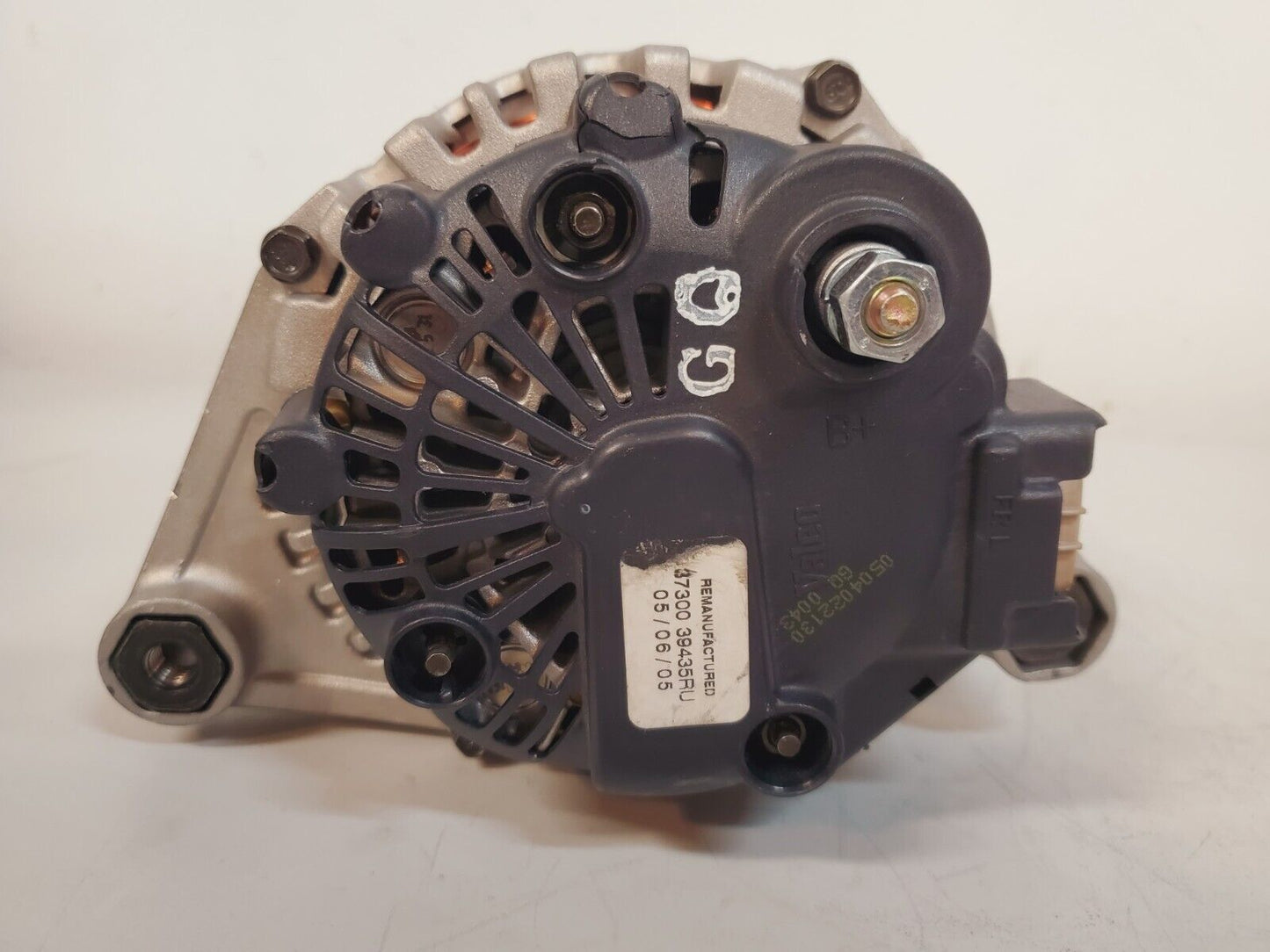 Valeo Remanufactured Alternator 37300 39435RU | 0504022130 | GQ0043