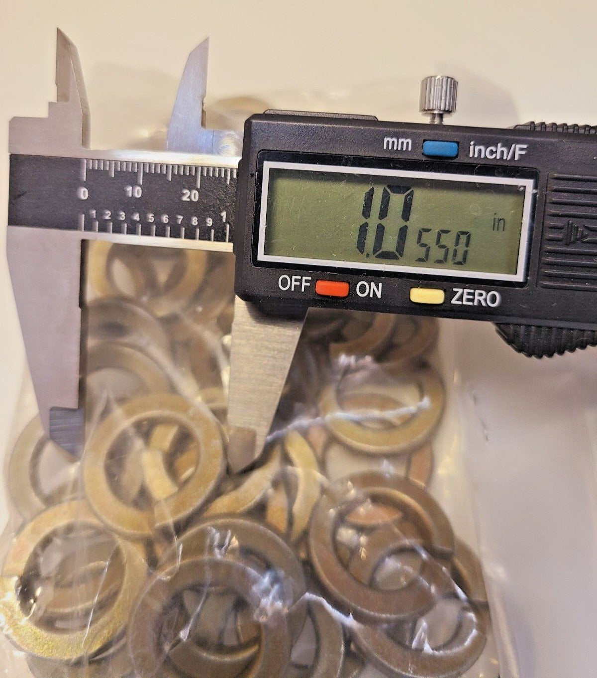 64 Qty. of Split Lock Washers 318BX | 1KP727 | 1765HX (64 Qty)