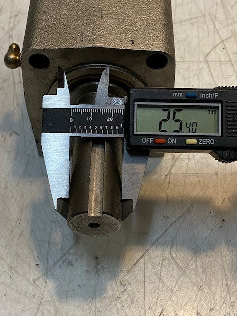 Overhung Load Adapter HD1 25mm Shaft OD 25mm Bore 10mm Holes 6" L 3-1/16" W
