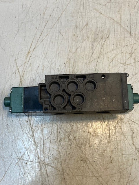 NUMATICS 153SS63AK000030 3 Position 4-Way Closed Center Solenoid Valve