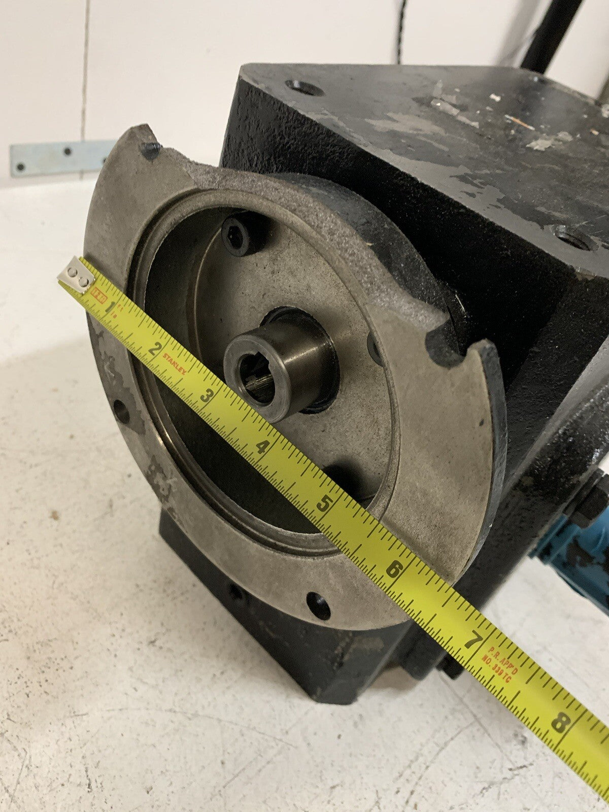 WWE HdRF325-30/1-R-56C 3.25CD 30:1 56C ER World Wide Reducer- DAMAGED SEE PICS