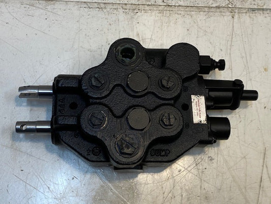 Danfoss Hydraulic Valve Assembly 1622-AX | 388C
