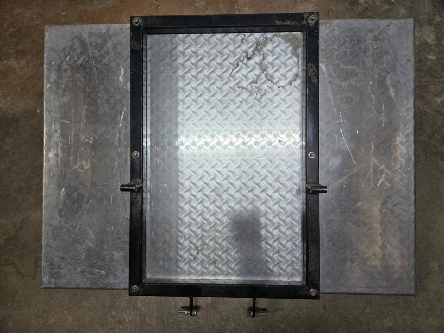 Diamond Plate Golf Cart Bed | 44" x 32" Bed | 8mm Mounting Holes | 3/8" Bolts