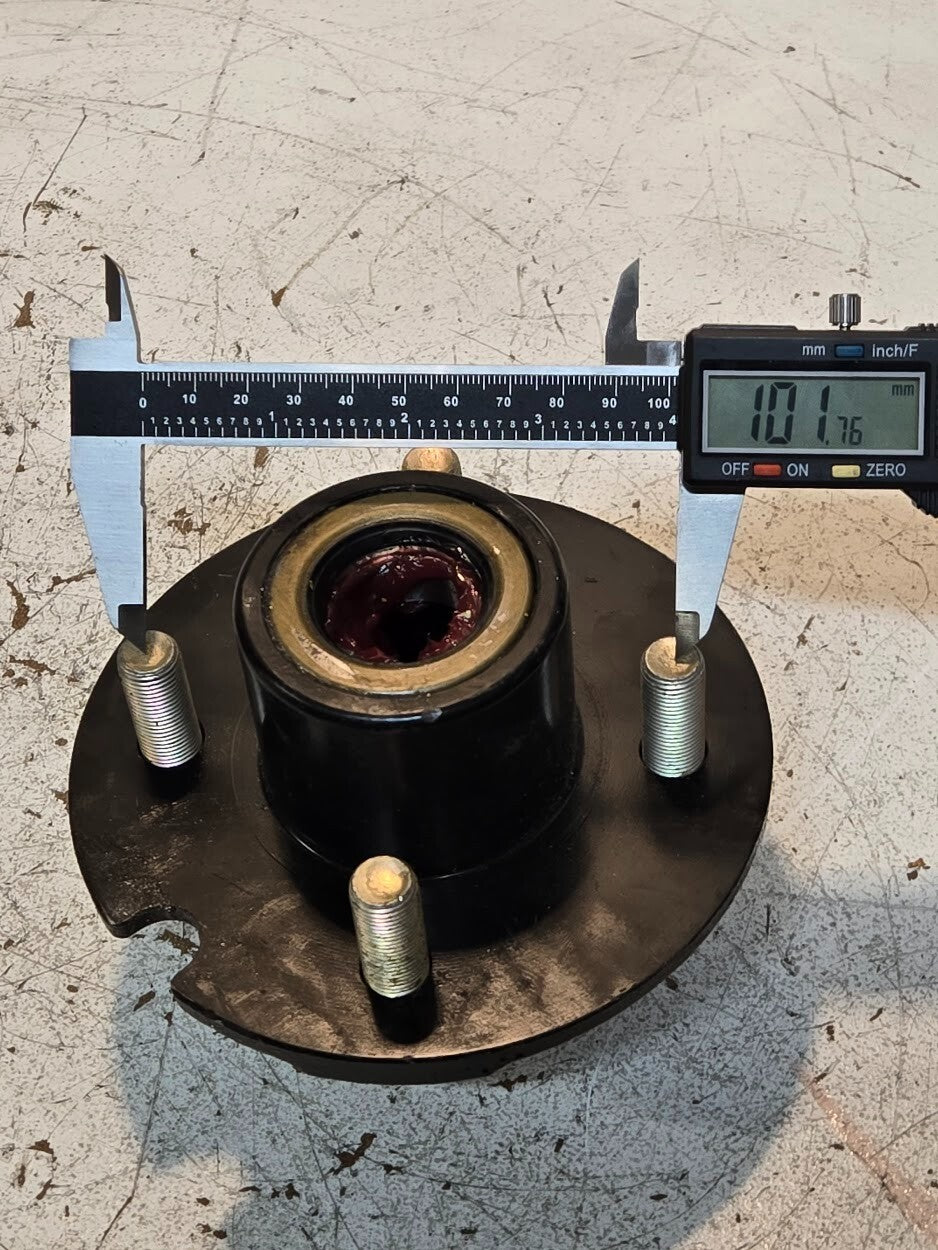 Trailer Hub BT-100 4x4" Bolt Pattern