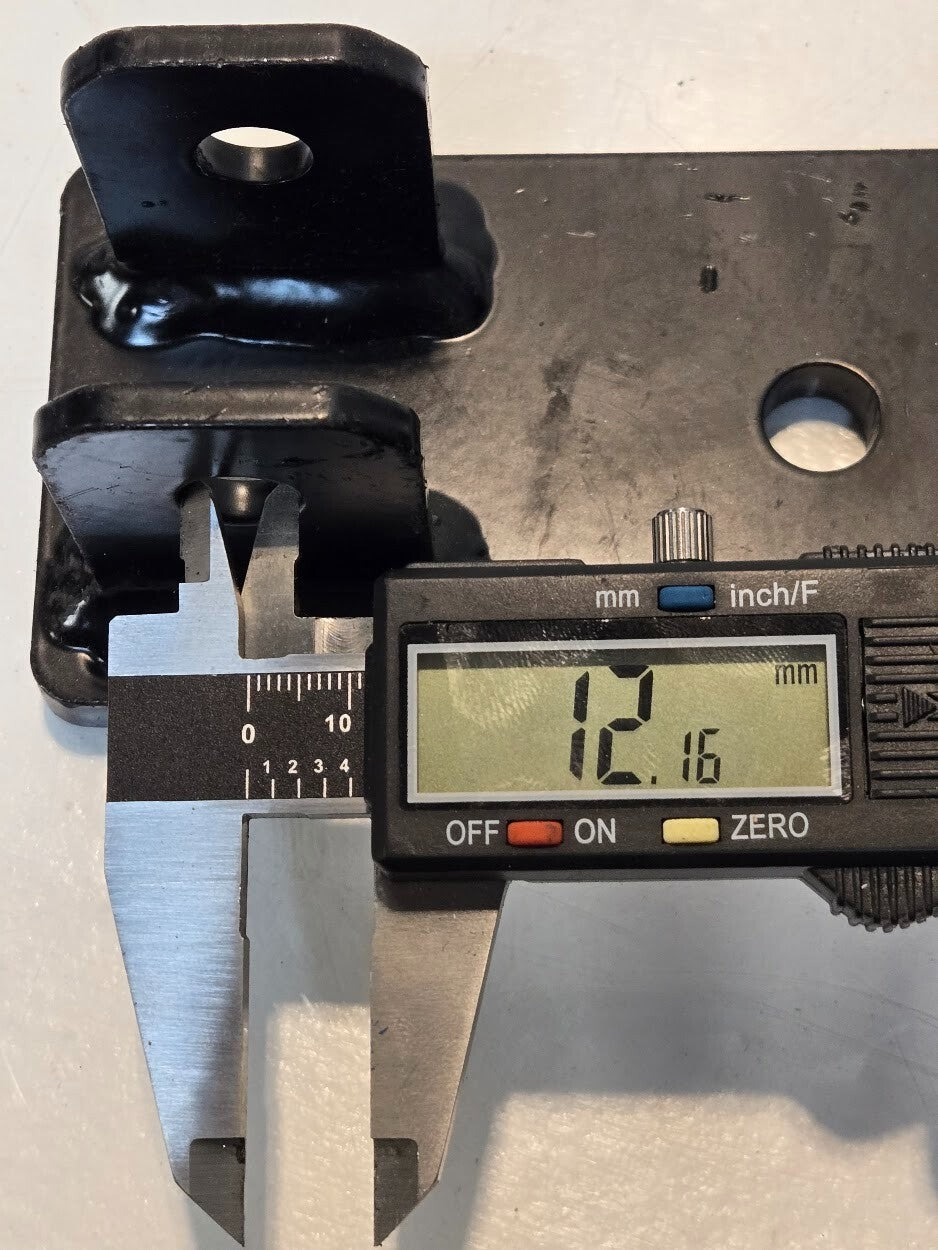 Roadmaster B666L Bracket for Sprinter Van | 6-1/4" x 2-3/4" x 2-1/2"