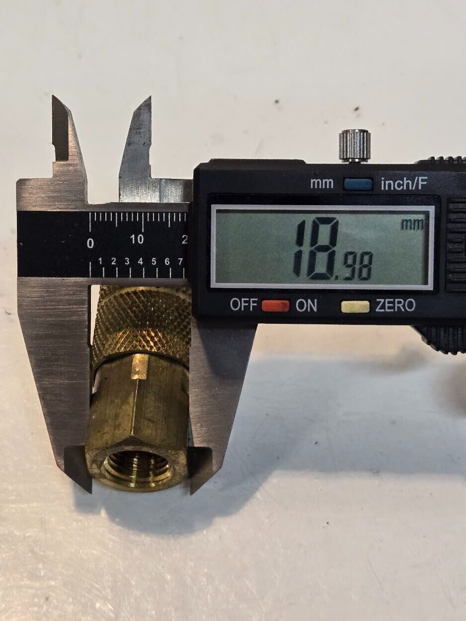 9 Quantity of Amflo C280B 1/4" Quick Change Couplings 1/4" FNPT Brass (9 Qty)