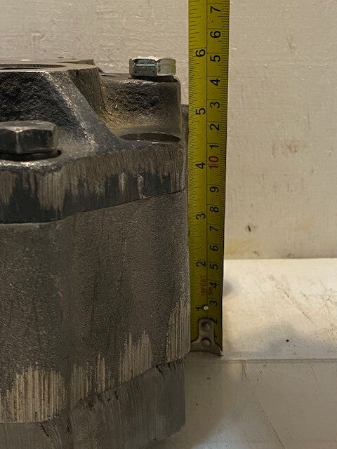 Gearbox 1139389-192 | 10-1/2" L 7" W 6" H 13mm Bolt Holes 30mm Bore 27-Spline