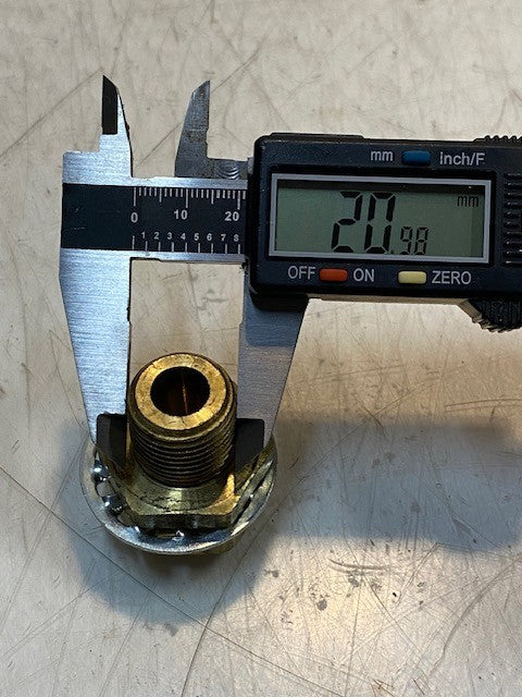 9 Qty of Brass Bulkhead Hex Fittings 1-5/8" Long 21mm Thread 32mm Hex (9 Qty)