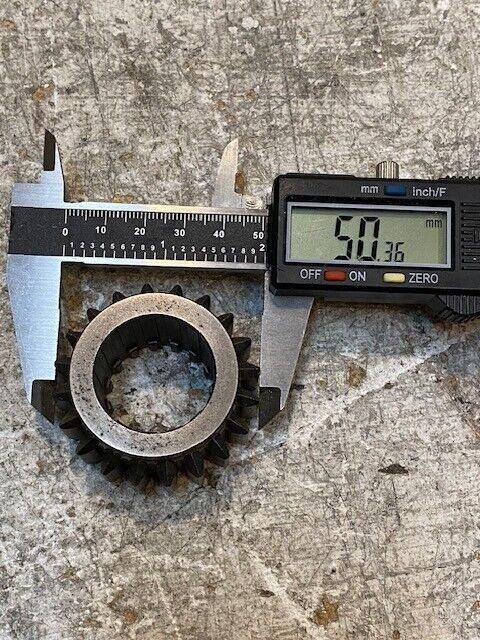 Gear 20-Teeth 15-Spline 28mm Bore 50mm OD 29mm Thick