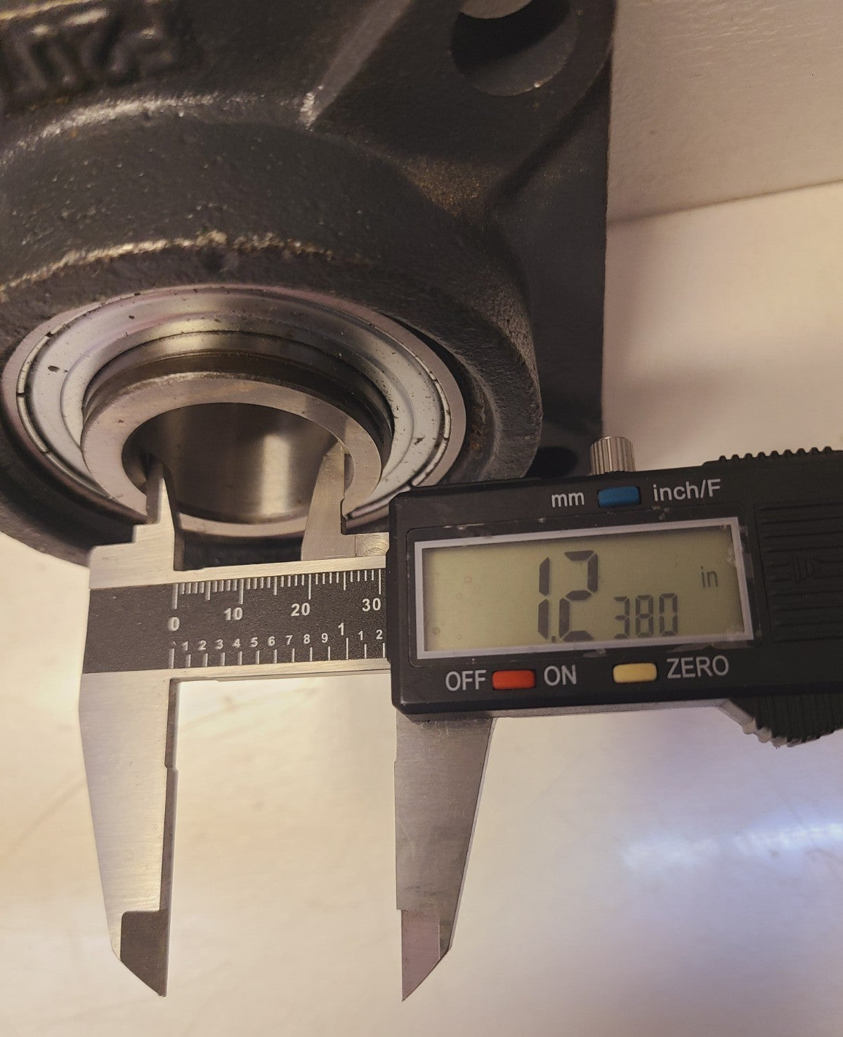HLU 4-Bolt Flange Bearing 1-1/4"| F207 | SA207-20G