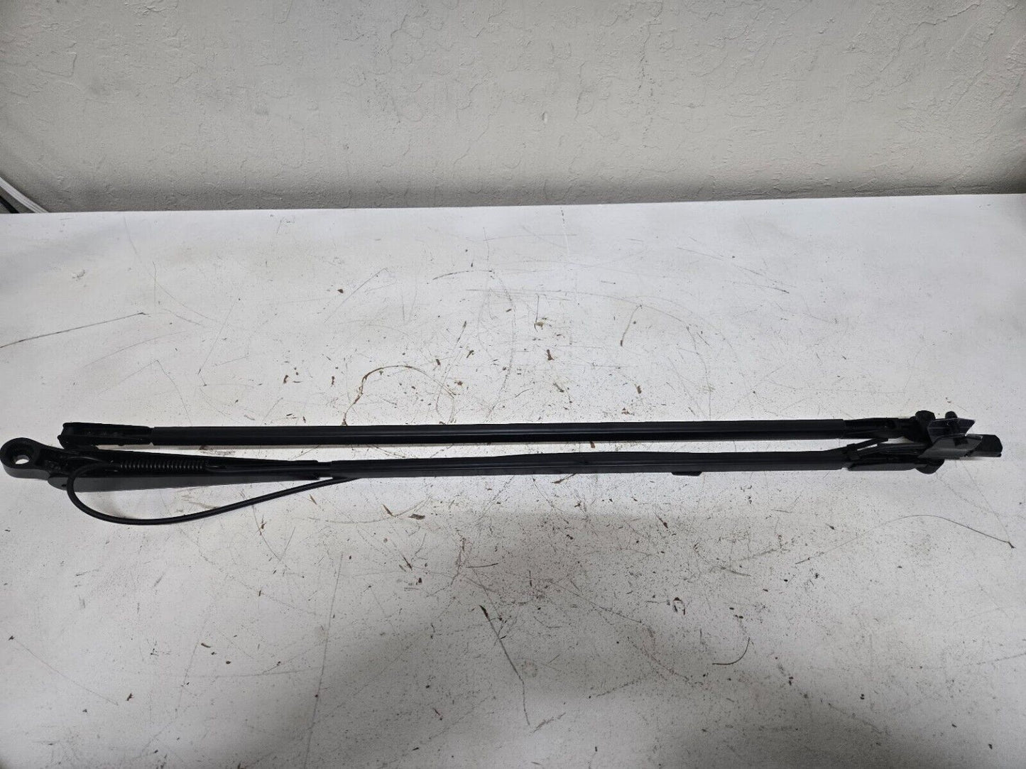 Dyna 28" Pantograph Wet Wiper Arm 200483N