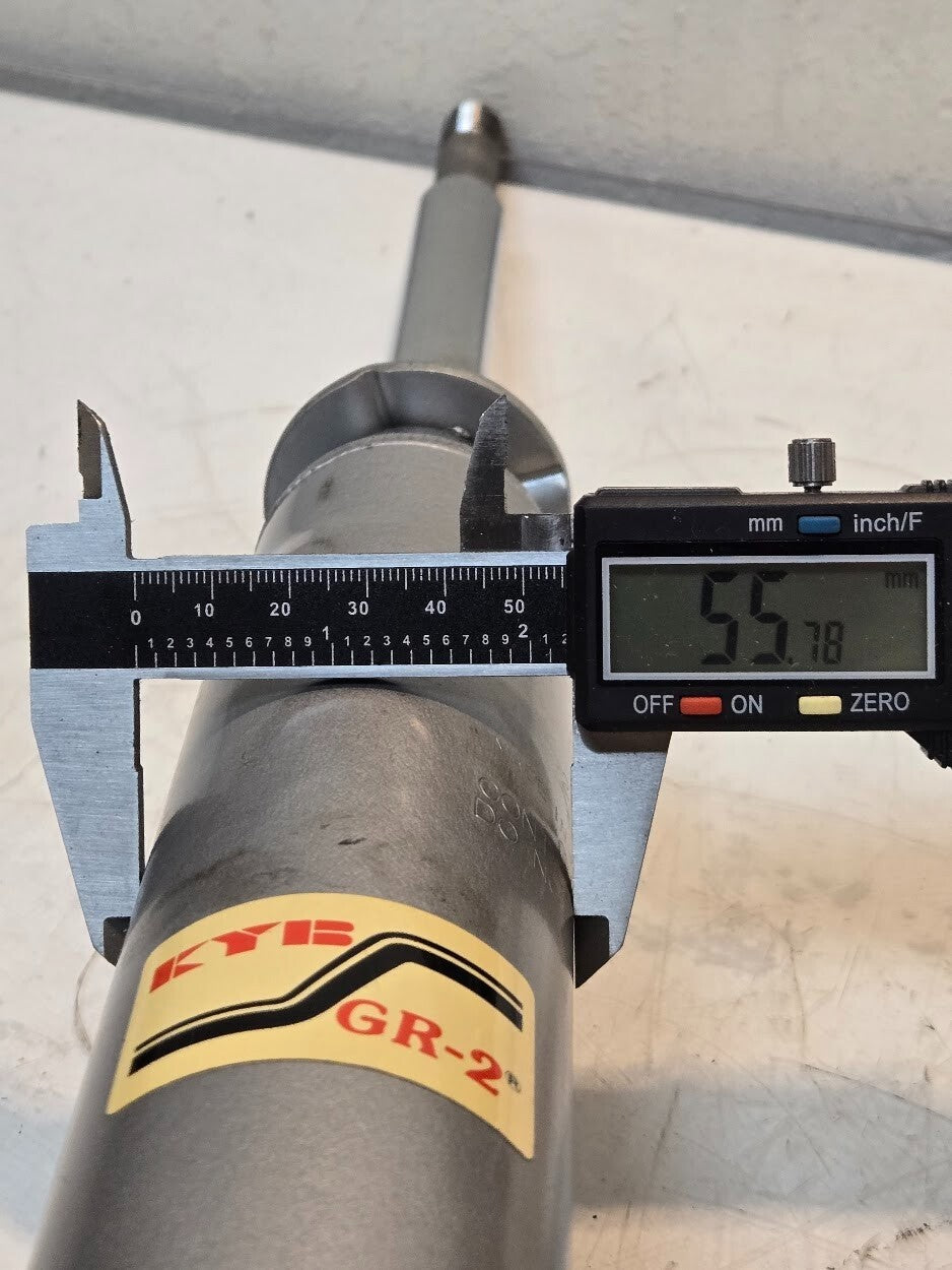 KYB GR-2 Gas Strut 235005 | YG31 | 25" Overall Length | 15.9 mm Threaded End
