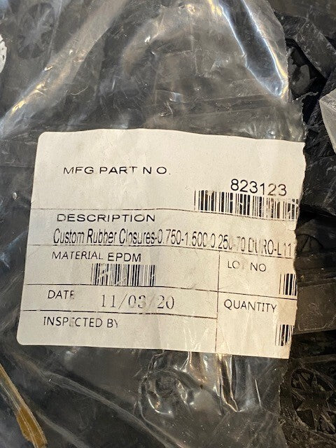 1,250 Rectangular Rubber Closure Gommet Plugs 32mm x 13mm ID 823123