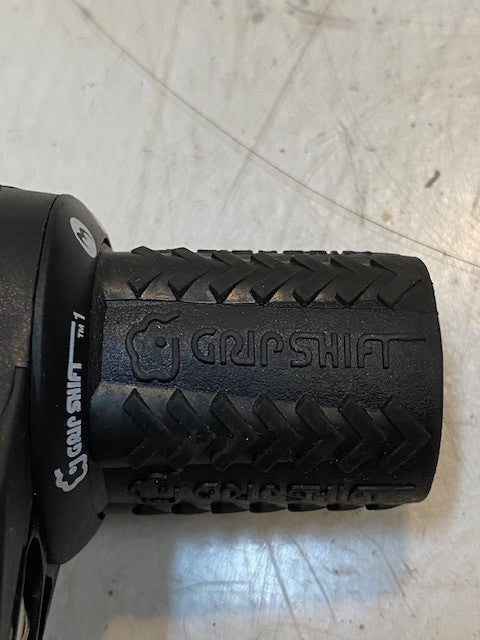 5 Quantity of SRAM SRT 450-11 3-Speed Grip Shifter & Brake Levers (5 Quantity)