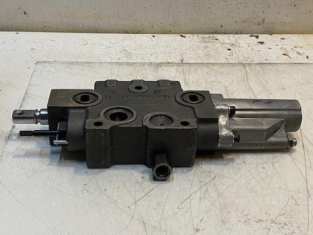 Rexroth Hydraulic Sectional Valve 16-02-052-913 | 12-1/2" L 5-1/2" W 1-3/4" H