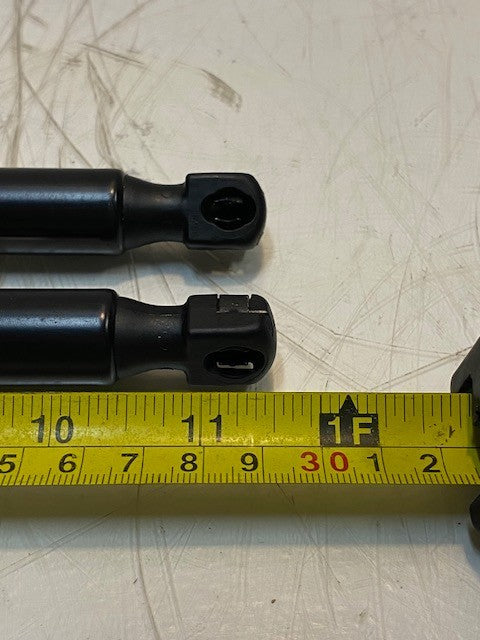2 Quantity of Gas Shock Struts 010006 0390N 037/13 A 4 | 92235540 (2 Quantity)