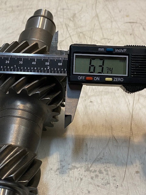 Transmission Input Shaft 12-1/2" Long 28-Teeth 19-Teeth 13-Teeth 20mm End