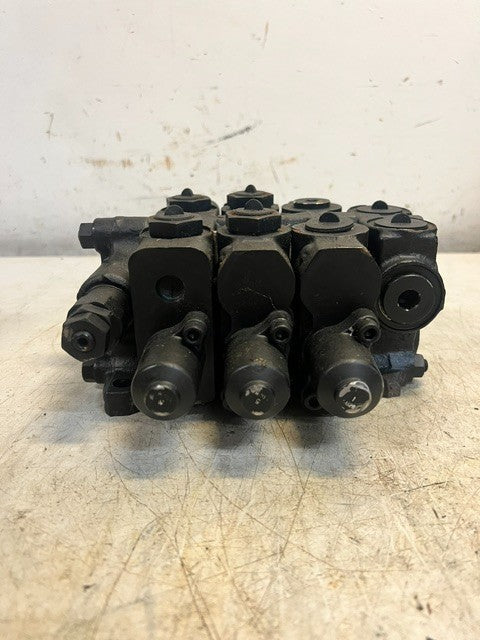 Husco 3-Spool Hydraulic Control Valve J03A5971 | 8520304 | 5000C404 Assembly
