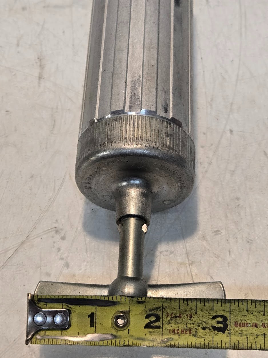 Alemite Screw Type Grease Gun C-600 1/8" FNPT | 4930-00-629-1157 | MIL-G-3859D