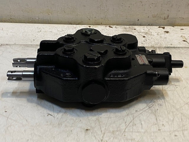 Danfoss Hydraulic Valve Assembly 1622-AX | 388C