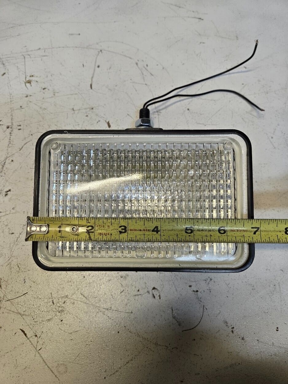 2 Quantity of Sealed Beam Worklights 7"x4.5" See Pictures (2 Quantity)