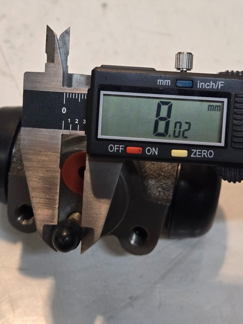 TCIC Brake Cylinder FD20 for Forklift | TCIC 29 J | 3 7/8" Long 1 1/2" Diameter