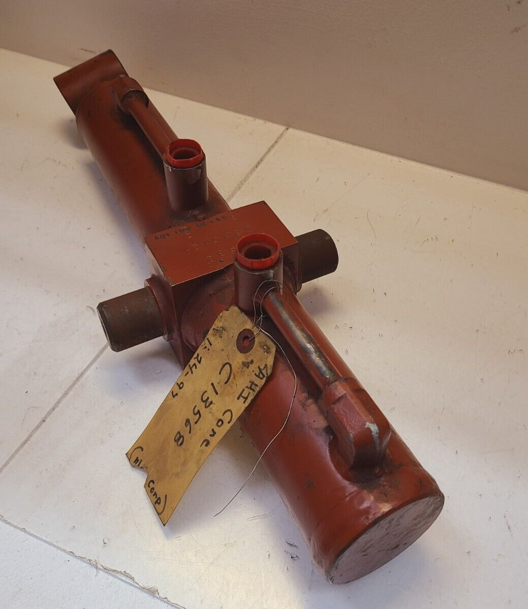 AHI Hydraulic Cylinder 31832 | 0630124 | C13568 | AHI 1NV 11416