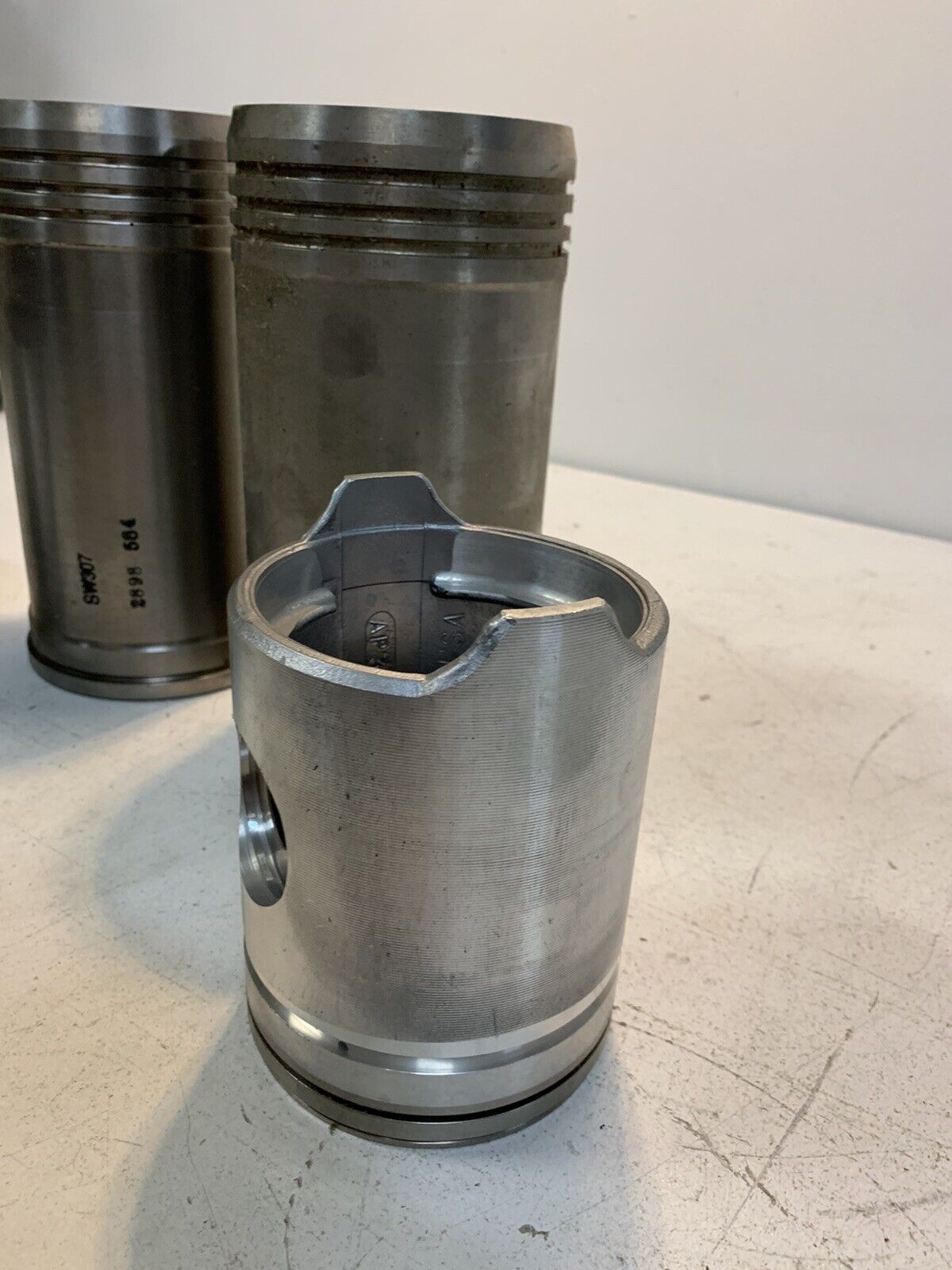 2 Pack of AP308 Pistons and Sleeves SW307 2898 584 (2 Quantity of Each)