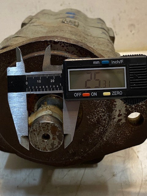 Hydraulic Pump 43004 | 14-1/4" L 6-3/4" W 6" H 14mm Bolt Holes