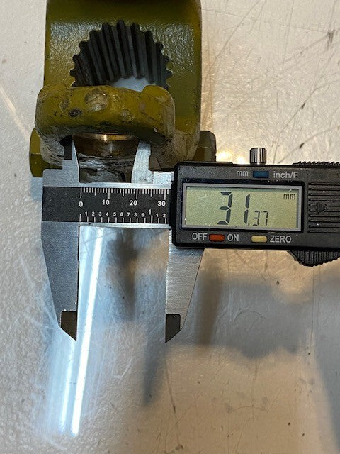 Weasler W/S2400 Yoke 807-7620 | 1-3/4 x 20 Clamp 5-35 44mm Bore 20-Spline