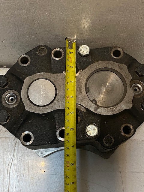 Gearbox 1139389-192 | 10-1/2" L 7" W 6" H 13mm Bolt Holes 30mm Bore 27-Spline