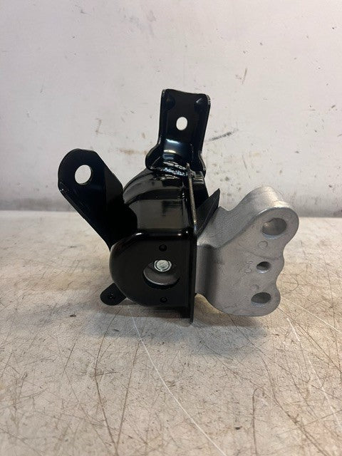 Toyota Right Hand Passenger Side Engine Mount Insulator Sub-Assembly 12305-37050