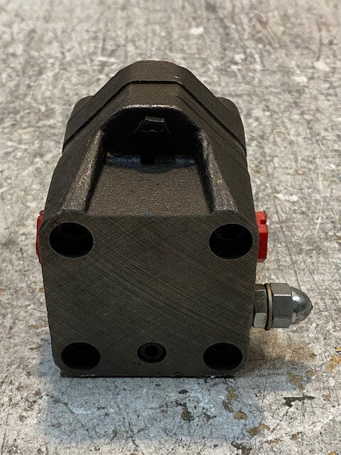 Hydraulic Rotary Gear Pump 9mm Thread 2-3/4" W 4-5/8" L 3-3/4" H