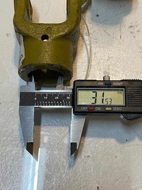 3 Quantity of Weasler Metric Yoke 802-6110 MPL 1-1/4" SH PIN (3 Quantity)