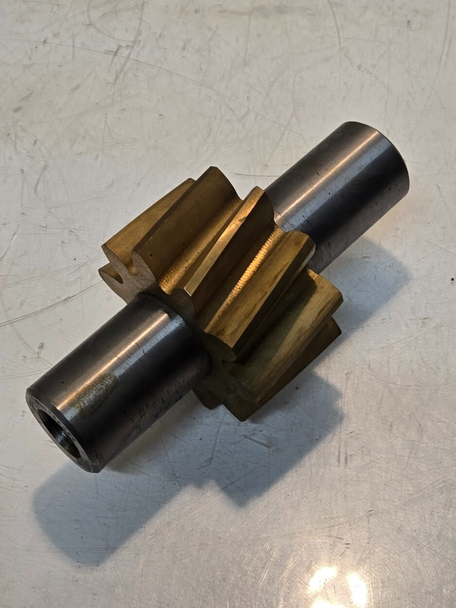 Helical Gear & Shaft | HT172A029 | BHN 293 | HT 88-8-0-4 225 | 7 6J71 | 10 Tooth