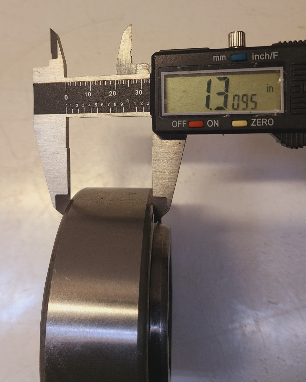 HLU Agricultural Bearing-Round Bore-Cylindrical GW211PPI7