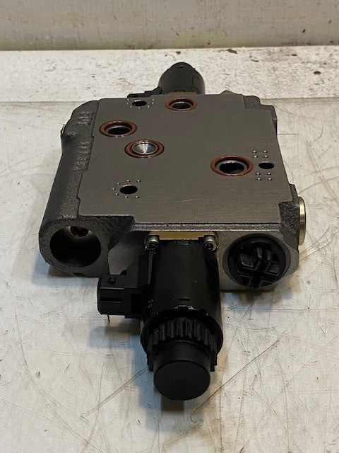 Bosch Hydraulic Valve 0521610809 | 0521610809-390 | 703480 | 809