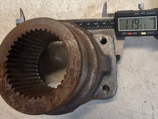 Pinion Axle Flange Yoke SD832 Drivetrain Power Transfer Shaft Coupling Assembly