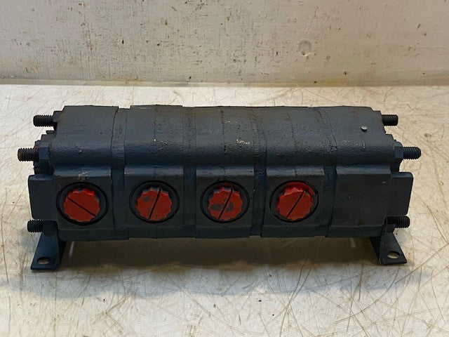 Four-Section Gear Type Hydraulic Flow Divider Combiner 13" Long 7" Wide 5" Tall