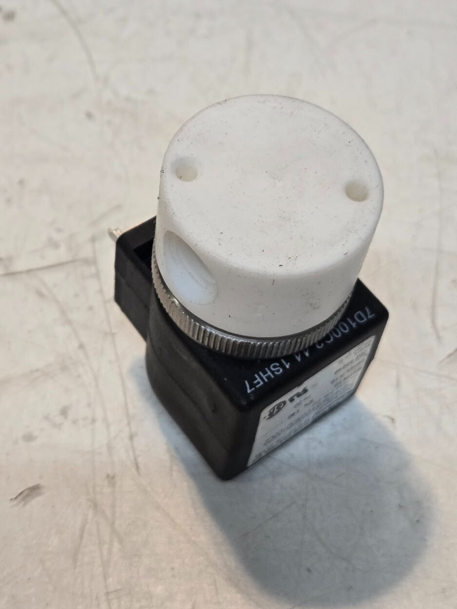 Parker Solenoid Valve 1/4" NPT Teflon 71214TN2SV00N0D100C2 | 140 KPa | 20 PSI