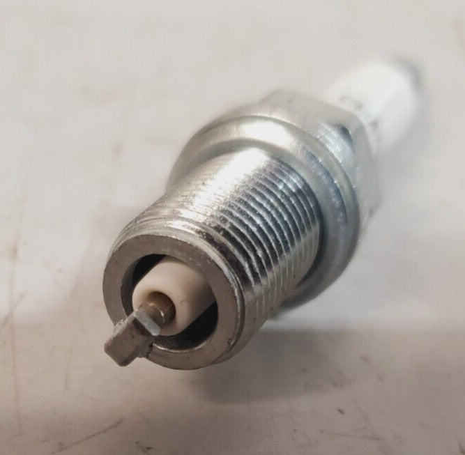 19 Qty. of Champion Spark Plugs RC12YC (19 Qty)