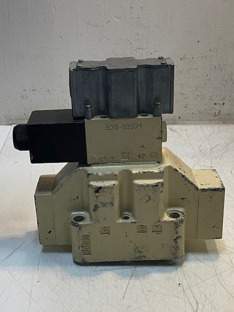 Denison Directional Control Valve A4D03 3A07 1213 20A5G0Q 281R 026 67892 H