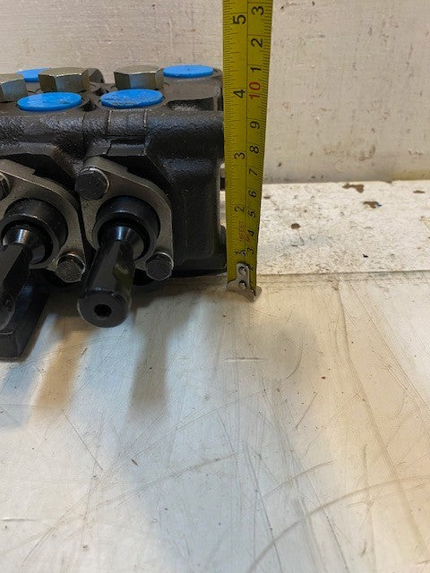 Hydraulic 2-Spool Control Valve 222627 | 17B0 | 293670 | E3000SRC | 406110