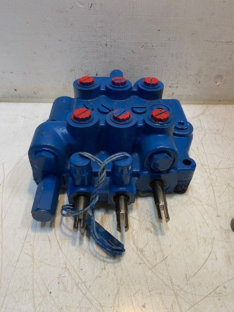 Skid Steer Hydraulic Control Auxiliary Valve Loader 02357021 | 34673 ABP