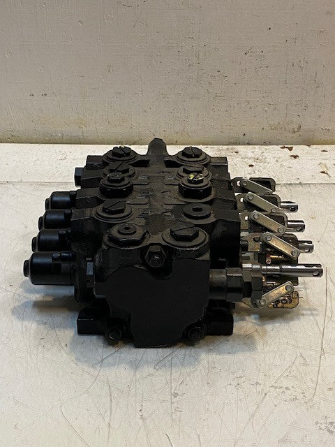 Husco 4-Spool Hydraulic Control Valve D10M0997 | 8526400 | 5000-0292