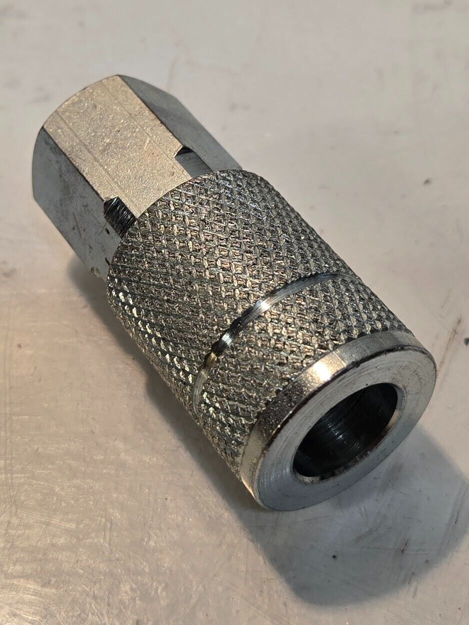 9 Quantity of 3/8" Hydraulic Quick Connectors 1/4" FNPT | 7/8" Hex (9 Quantity)