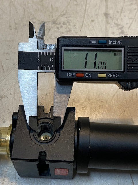 Nexen Horton Pneumatic Lubricator 6" Long 33mm Shaft 11mm Thread