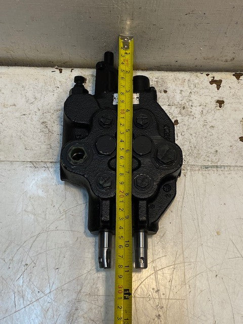 Danfoss Hydraulic Valve Assembly 1622-AX | 388C